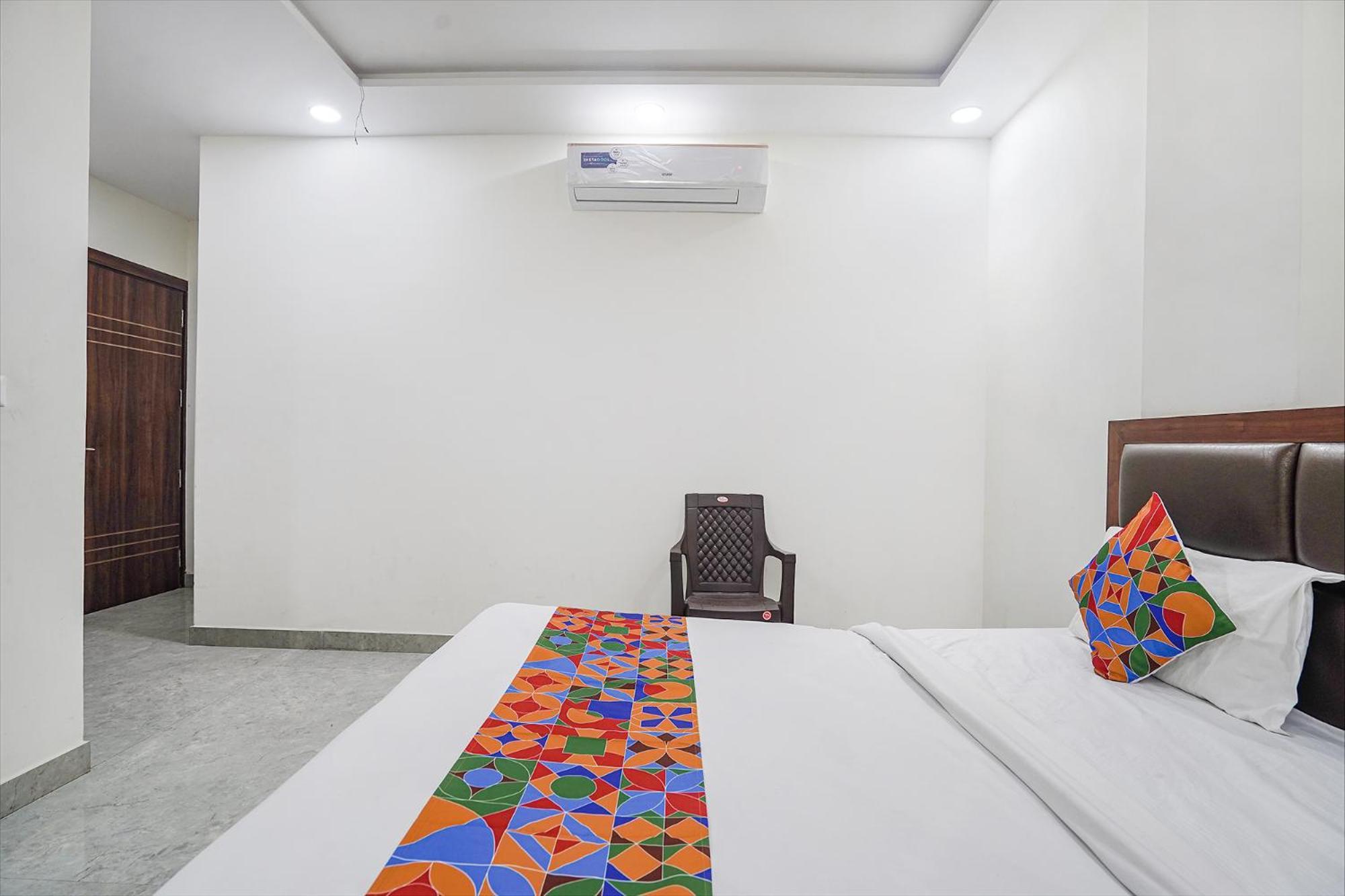 Fabhotel Akash Inn Агра Екстериор снимка