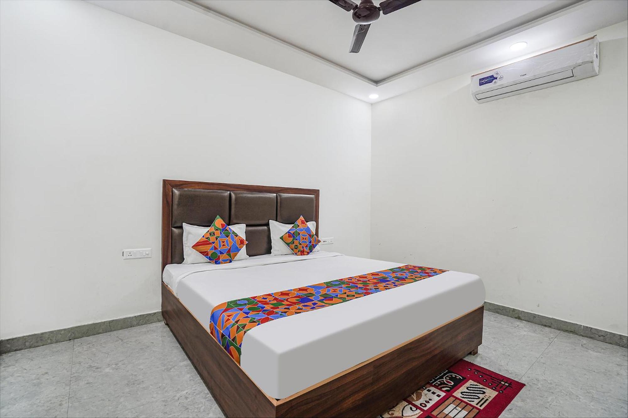 Fabhotel Akash Inn Агра Екстериор снимка