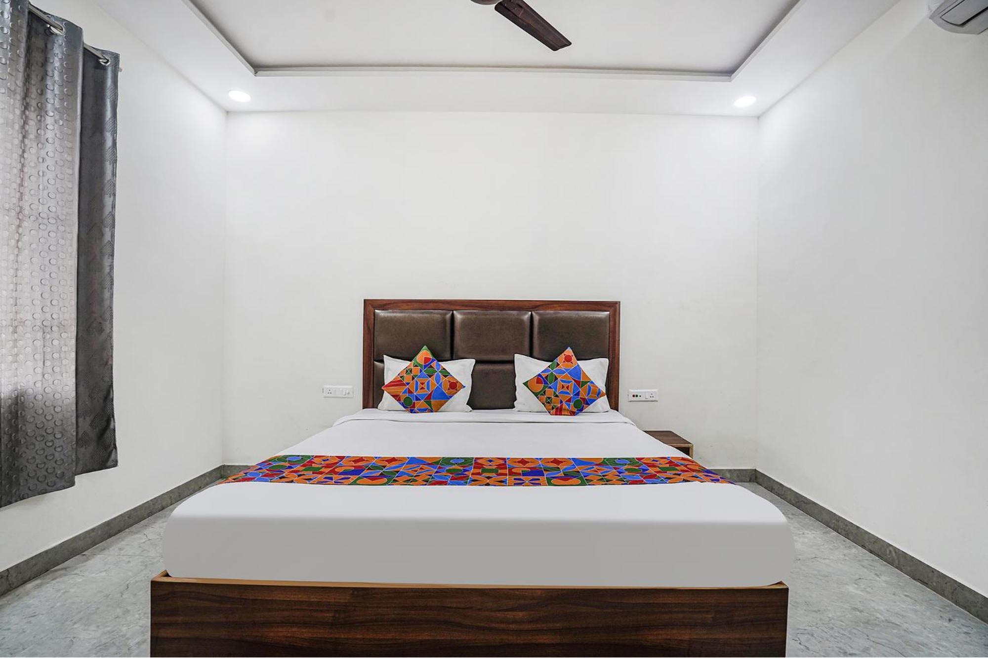 Fabhotel Akash Inn Агра Екстериор снимка