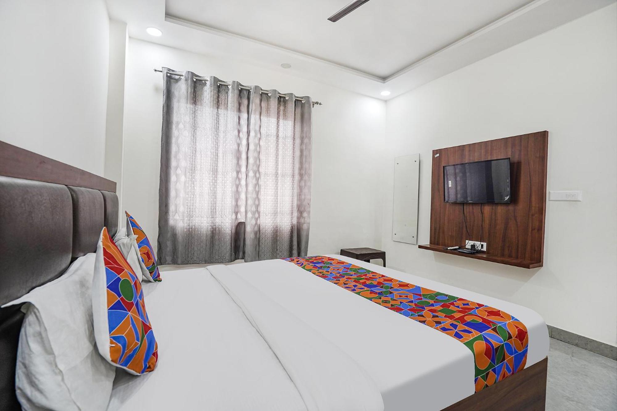 Fabhotel Akash Inn Агра Екстериор снимка